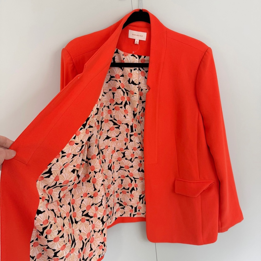SKIES ARE BLUE Notch Lapel Open Front Statement Blazer in Orange 25007ST - Picture 2 of 6